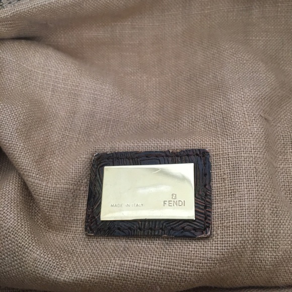 ❤️Fendi Spy Bag ❤️ - Picture 3 of 16